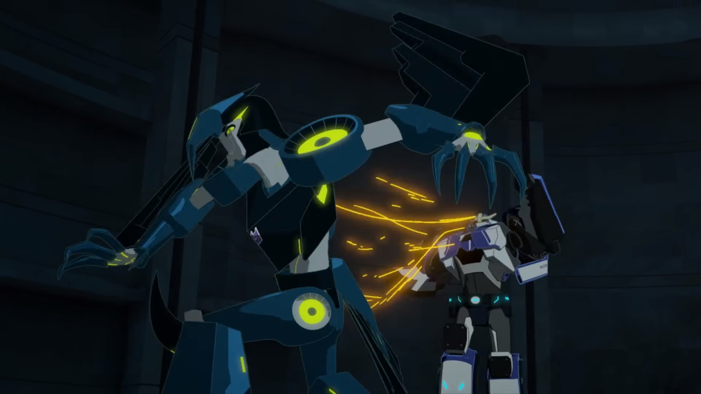 File:TRID E 52 Pilfer attacking Strongarm.jpg