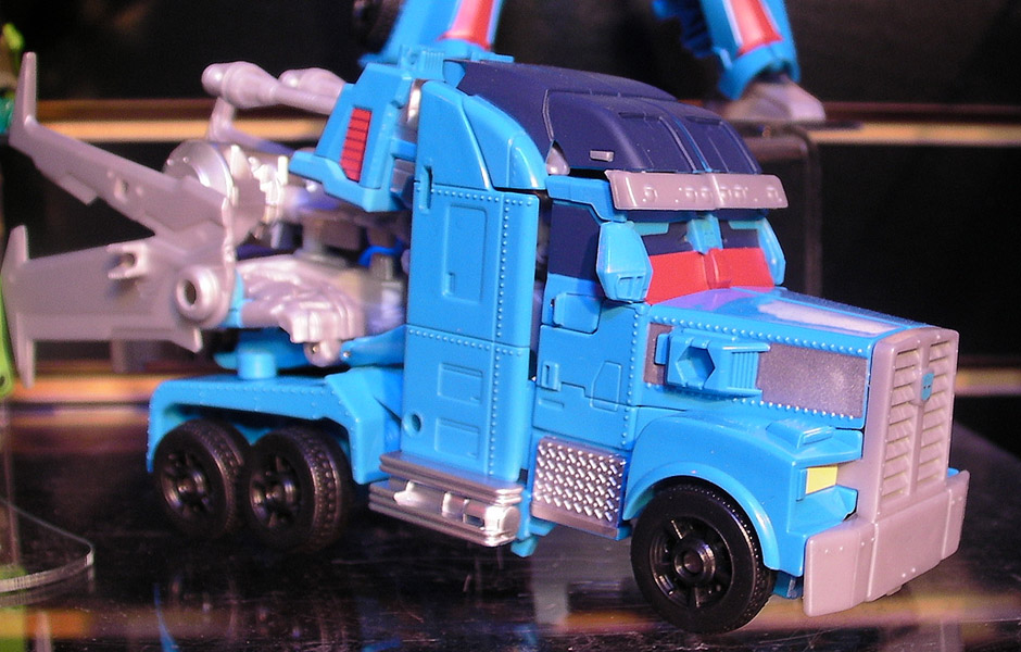 Magnus side-view. Check the jetpack!