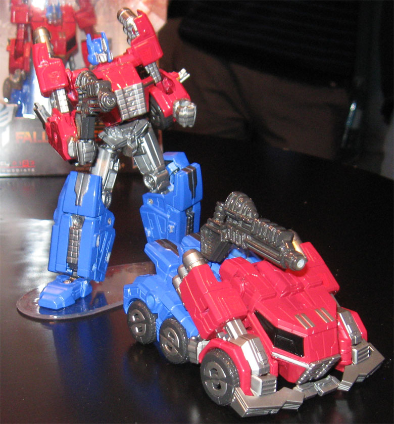 Deluxe Class Fall of Cybertron Optimus Prime