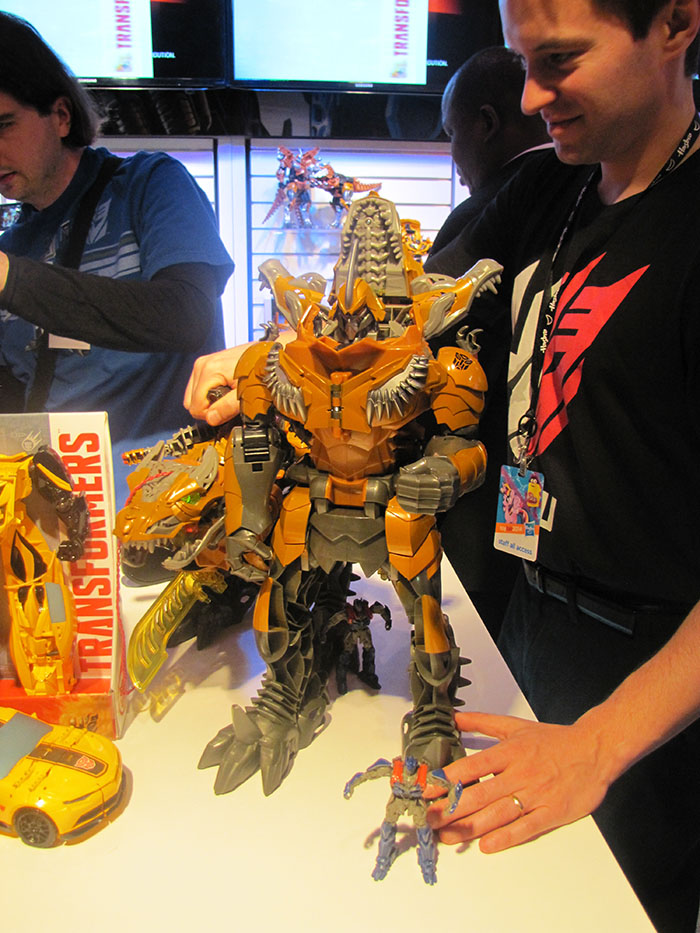 Chomp and Stomp Grimlock again!